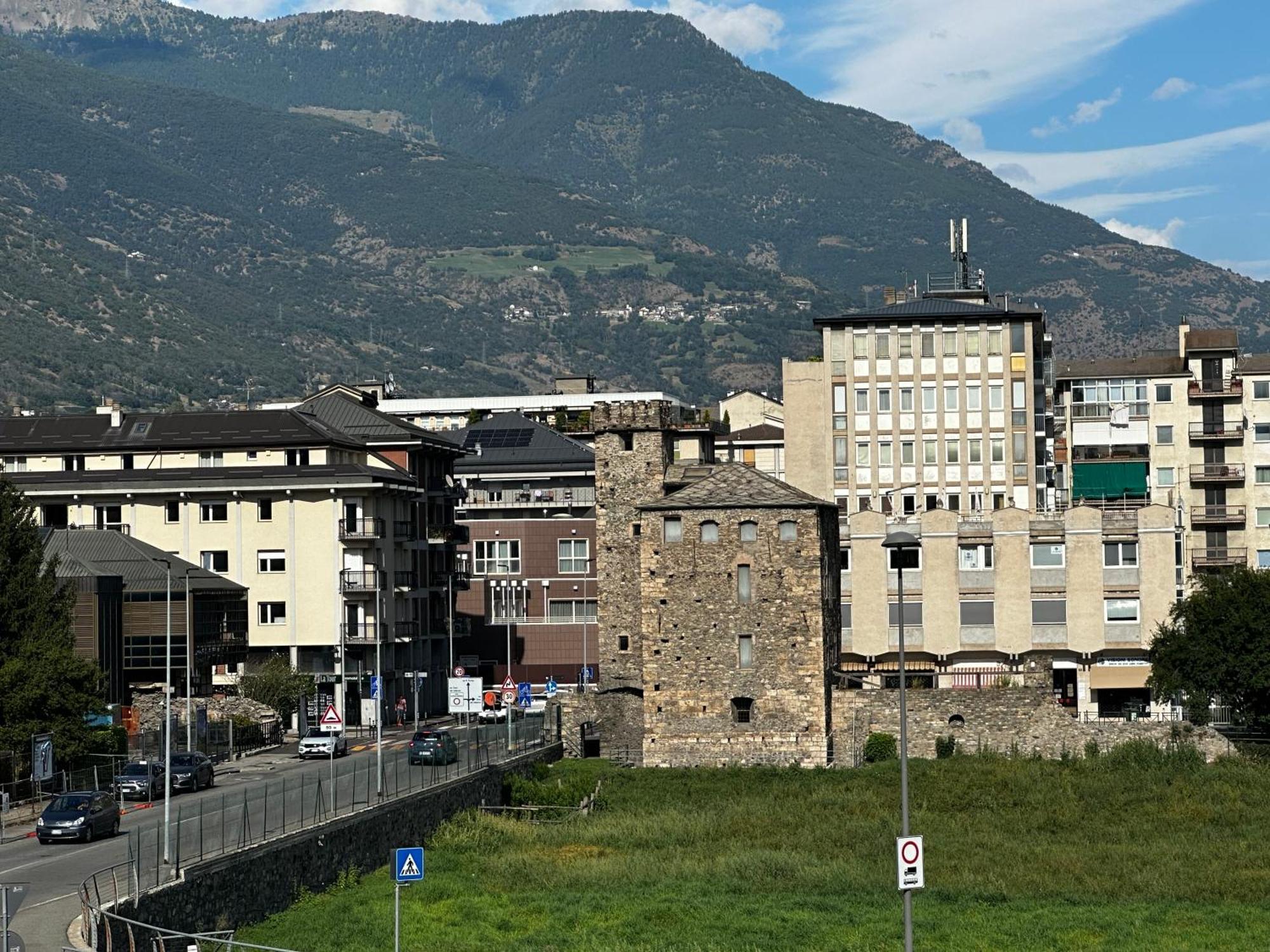 Aosta Center Holidays Apartments Eksteriør billede